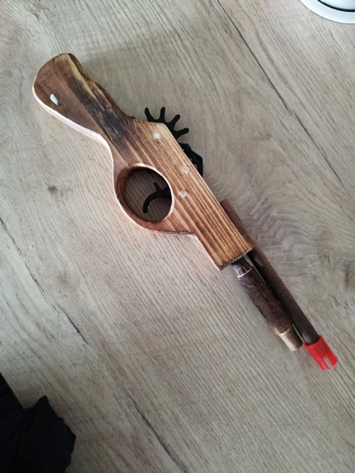 Pistolet bois