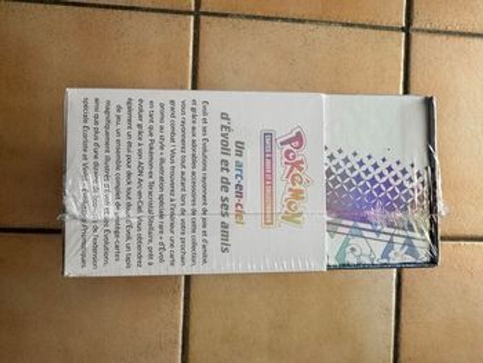 Pokémon upc évolutions prismatiques évoli – fr scellée - photo numéro 8