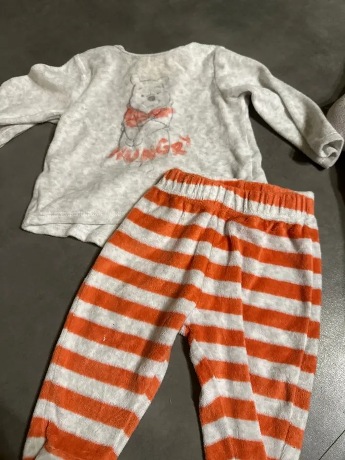 Pyjama deux pièces Winnie l’ourson 9 mois