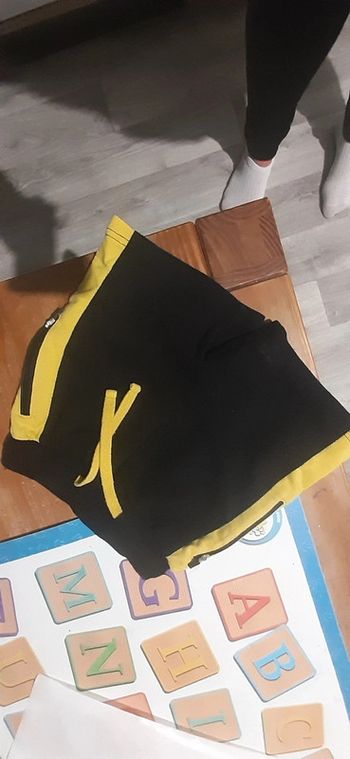 Short 3 ans