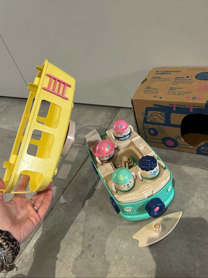 Van de la famille des Duchemin les minis monde neuf dans sa boîte d’origine Cadeau reçu en doublon  Déballer pour les photos  Comme neuf - photo numéro 6