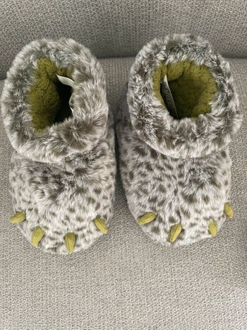 Chaussons poilus en fausse fourrure de “monstre” semi montants tous doux
