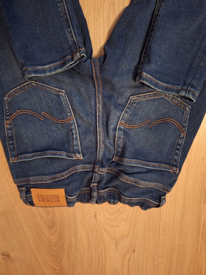Jeans et 2 tee-shirts manches courtes 12 ans - photo numéro 2