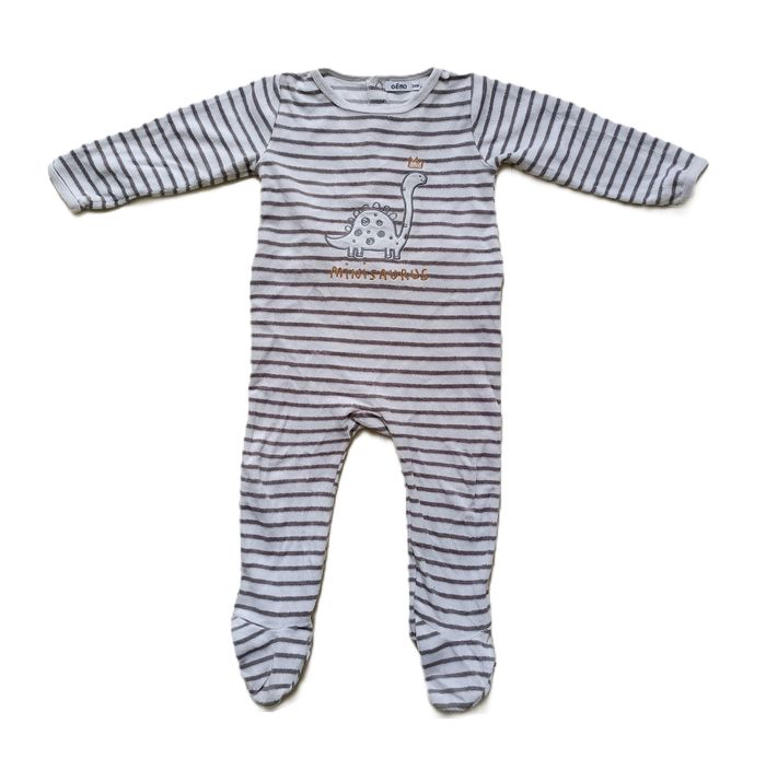Pyjama blanc et gris à dinosaure. Dors bien. Grenouillère. Gémo. Taille 24 mois