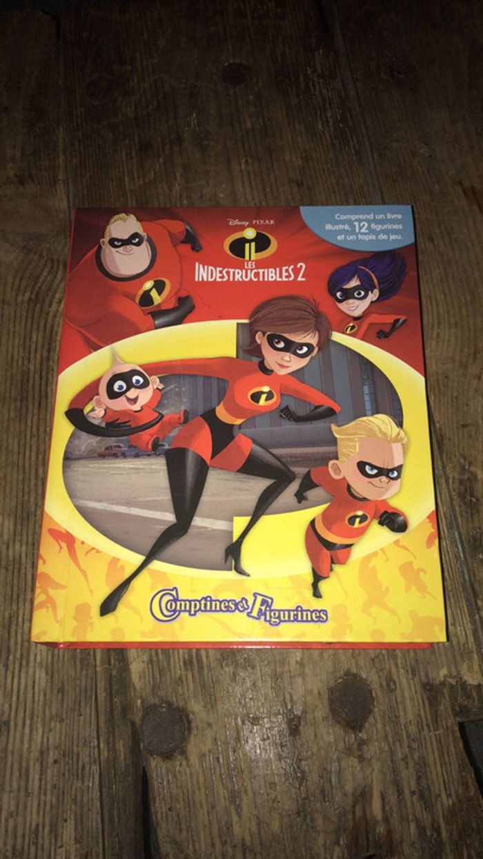 Livre « les indestructibles 2 » avec poster et figurines