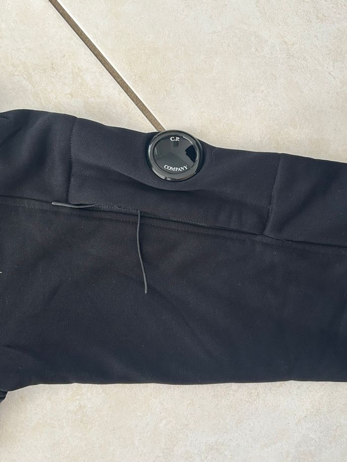 Pull Cp Company noir - photo numéro 3