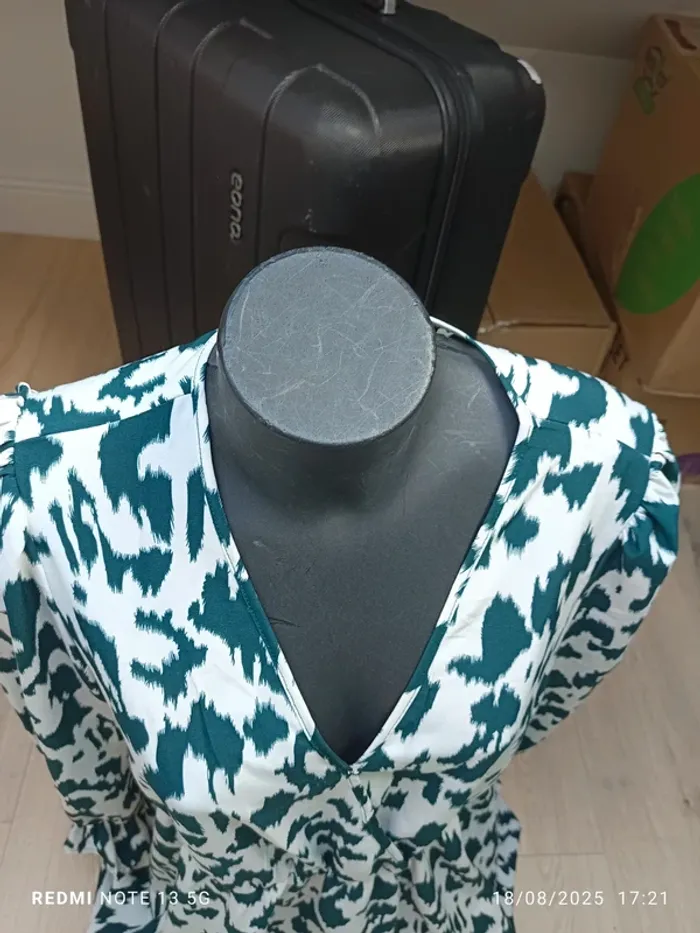Magnifique robe shein taille XL vert et blanche - photo numéro 3