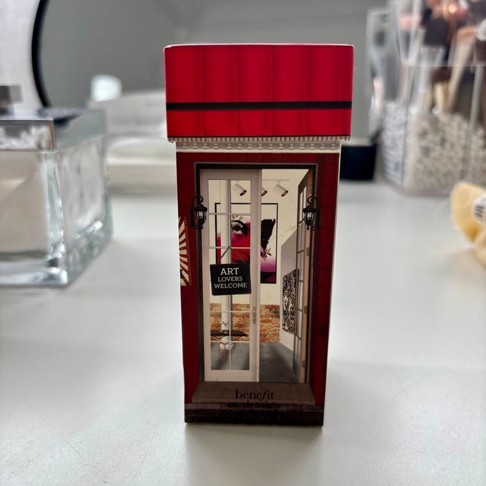 Eau de toilette Benefit neuve - photo numéro 3