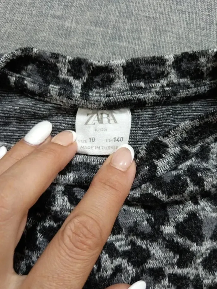 C64 pull gris Zara 10 ans - photo numéro 3