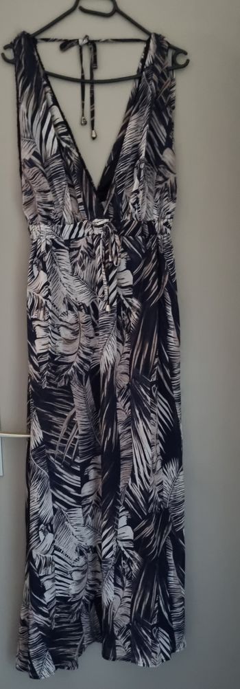 Robe longue sans manches