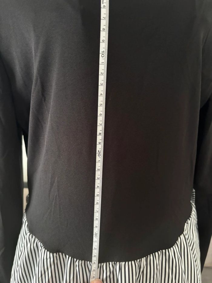 Robe neuve bi-colore à rayures avec ceinture – Taille M - photo numéro 9