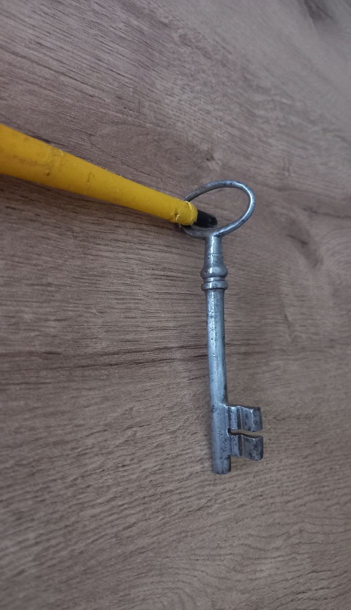 Clé ancienne en métal de 10 cm. - photo numéro 3