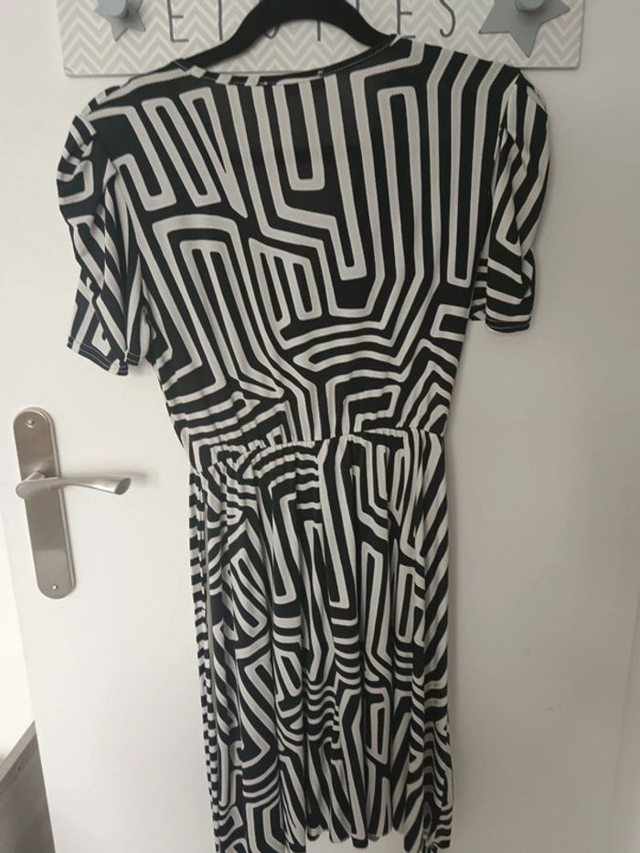 Robe d'été légère - photo numéro 3
