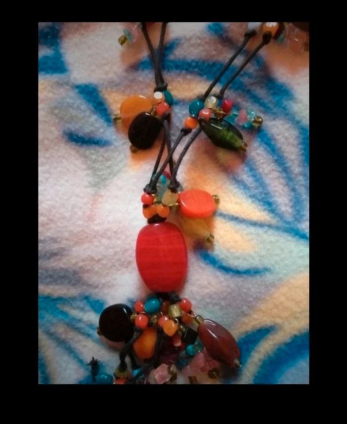 Collier en pierre multicolores - photo numéro 4