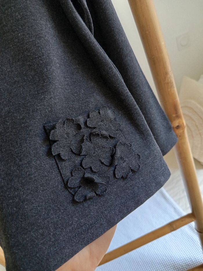 Haut gris chiné avec fleurs Iana 8 ans - photo numéro 3