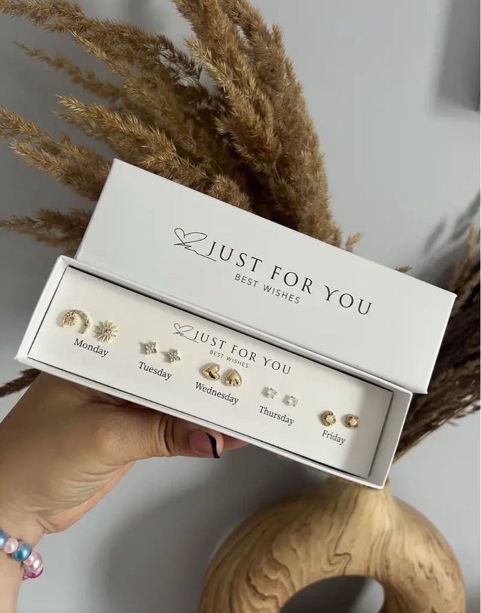 Set de boucles d'oreilles - 5 paires pour toute la semaine - photo numéro 4