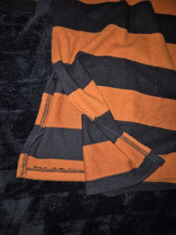 Pull orange et noir - photo numéro 8