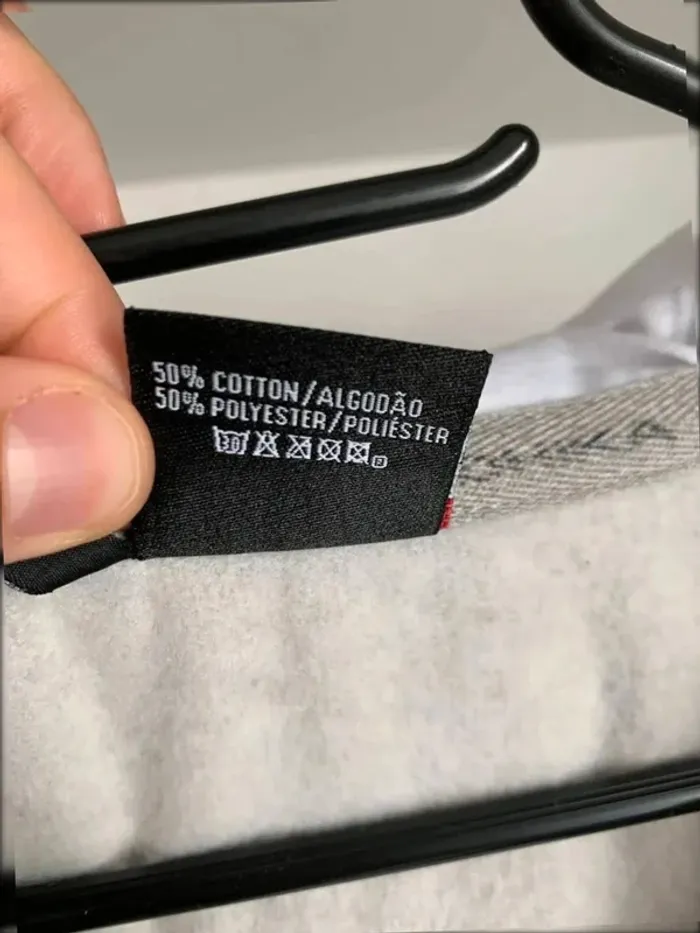 Pull à capuche avec zip gris taille M , neuf - photo numéro 9
