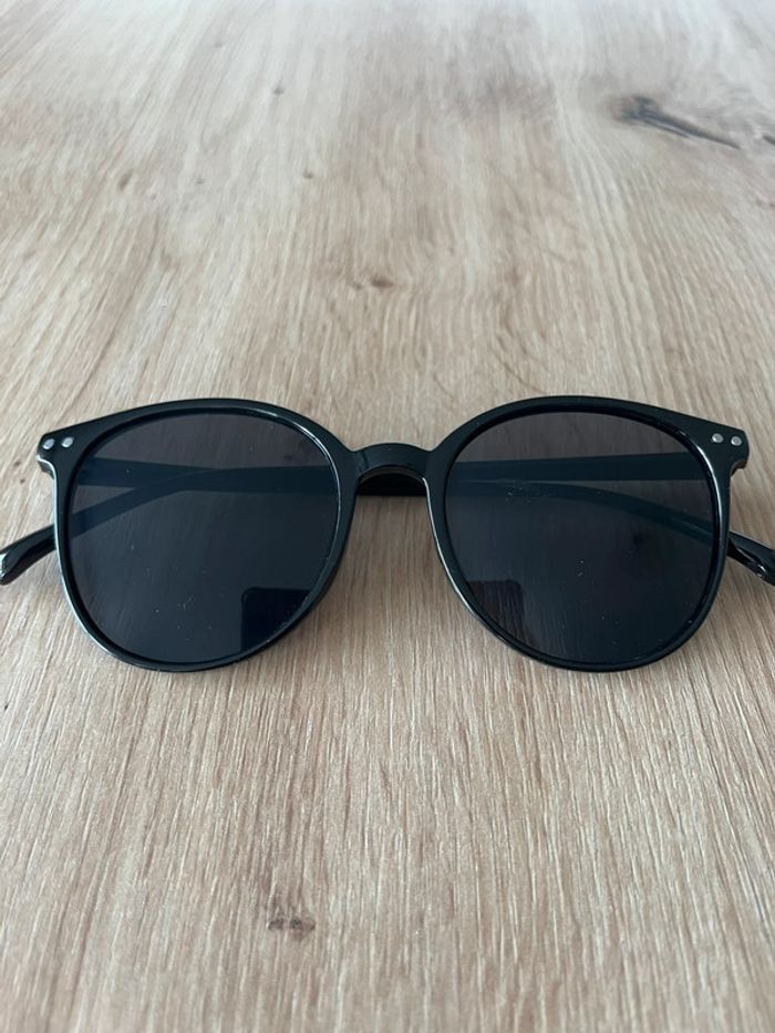 Lunettes de soleil femmes neuves - photo numéro 4
