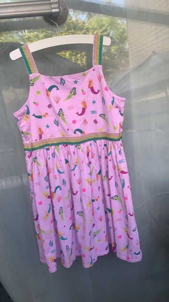 Robe très confortable (taille 8 ans)