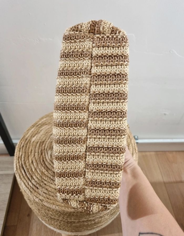 Sac à main avec chaîne dorée - photo numéro 4