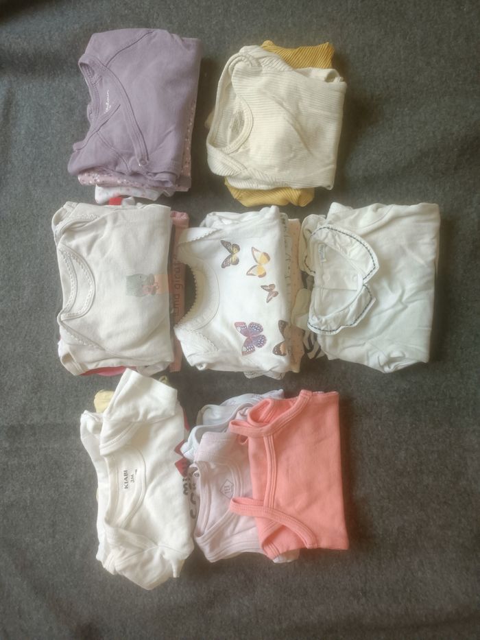 Lot de body en 3 mois