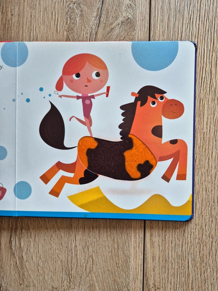 Les albums Caresses - livre tactile Le cirque Riquiqui - photo numéro 4