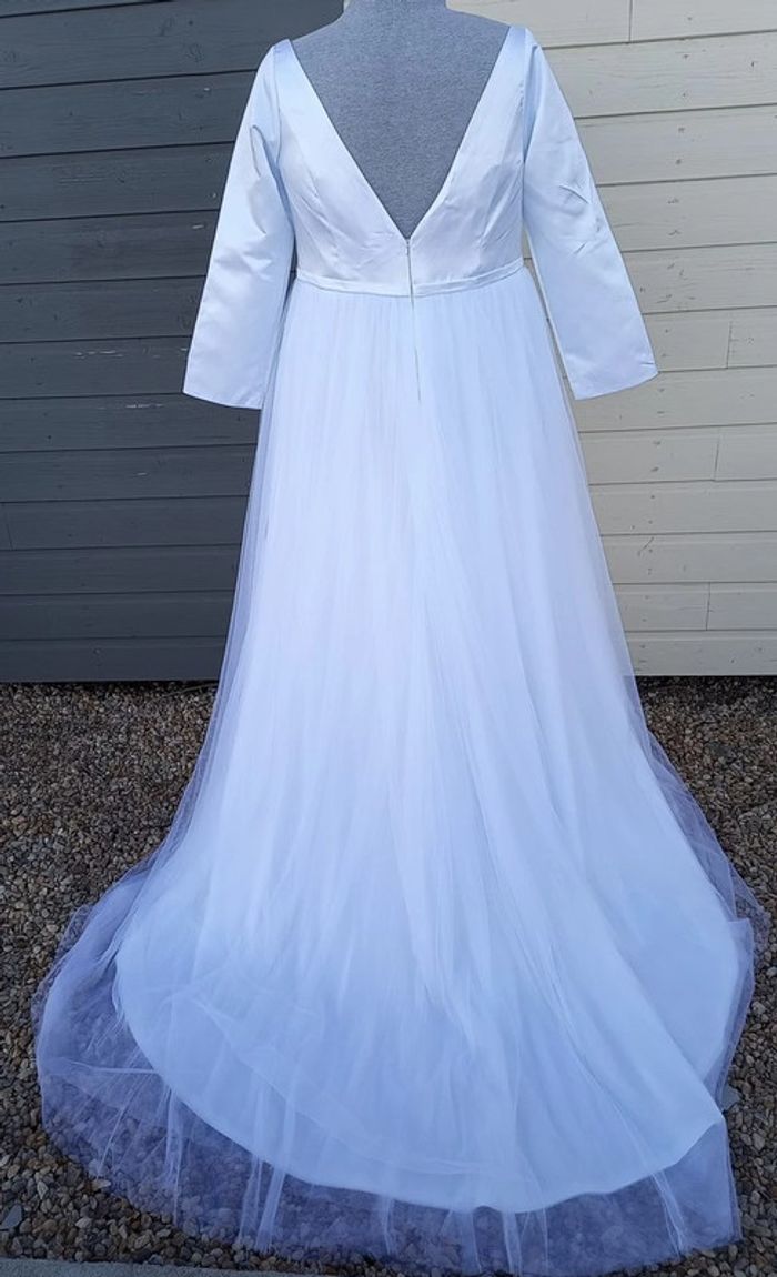 robe de mariée neuve taille 48/50 - photo numéro 2