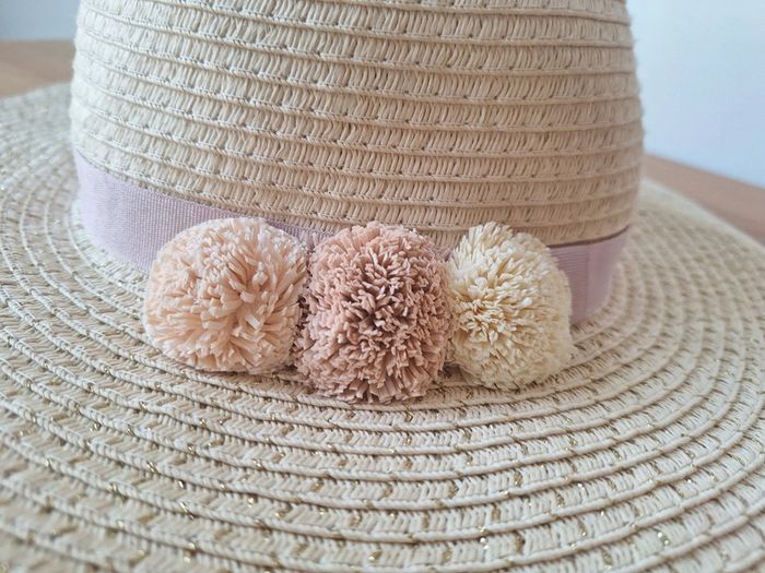 Chapeau Kiabi rose et beige 55/56 S - photo numéro 3
