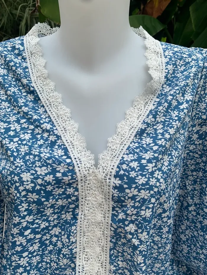 Blouse SHEIN manches longues fleuries taille M - photo numéro 3