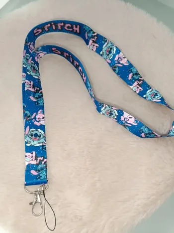Porte cartes-Clefs🩷Lanière autour du cou 💙 Stitch
