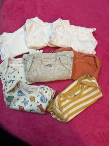 Lot de 8 bodies manches courtes 