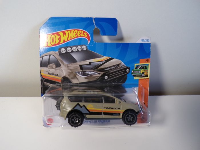Véhicule - Voiture - Hot Wheels - Chrysler Pacifica - 182/250
