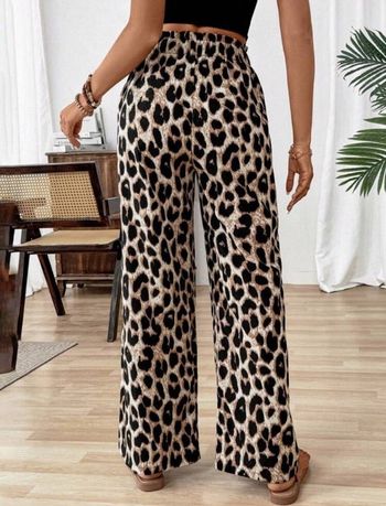 Pantalon SHEIN taille 38 neuf