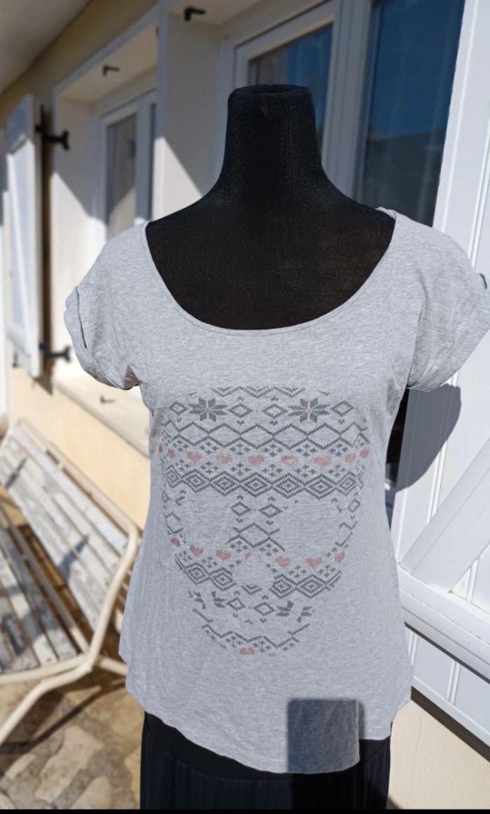Tee-shirt gris - photo numéro 2