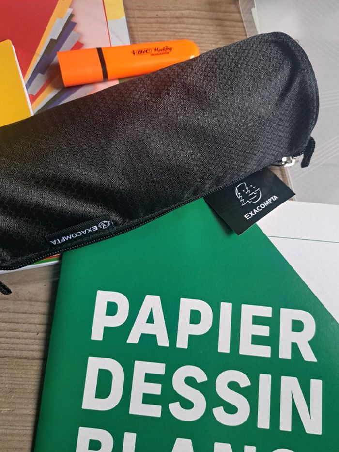 Ensemble de fournitures scolaires. Neuf. - photo numéro 5