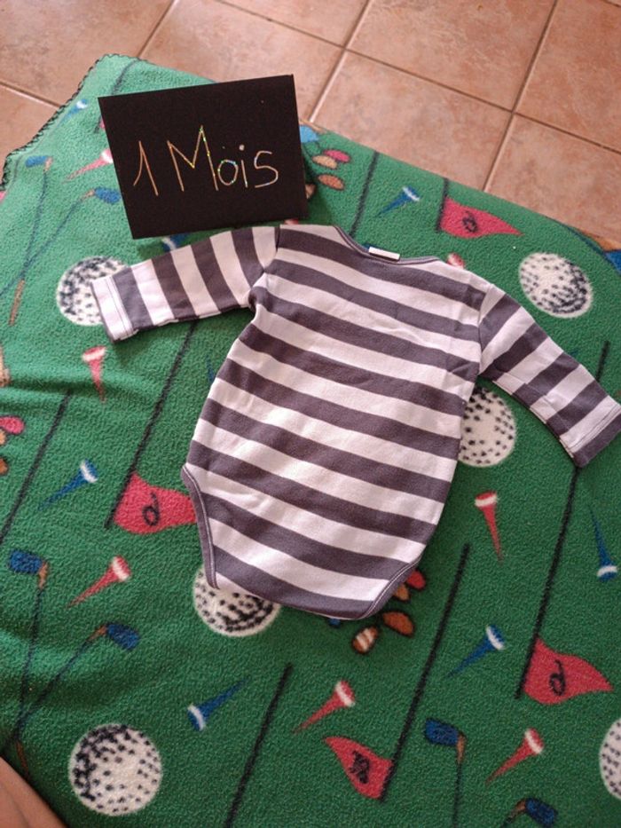 Body garçon 1 MOIS - photo numéro 2
