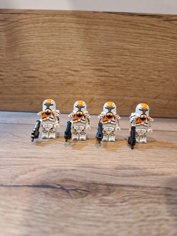 Figurines type lego 4 clones de la 212ème star wars