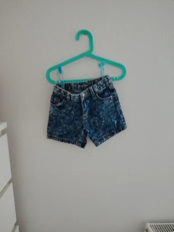 Short jean délavé taille 4 ans