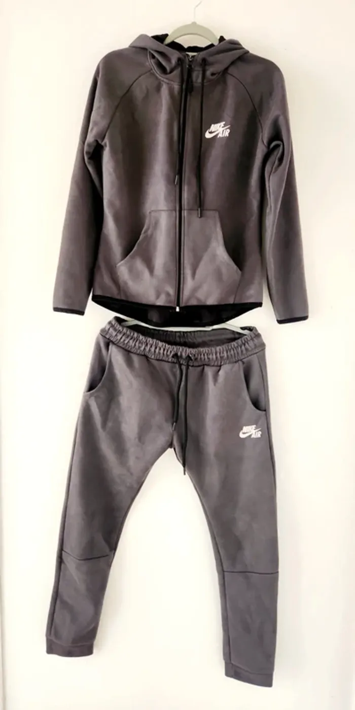 Ensemble survêtement gris – Taille M – Style sportswear doux et confortable