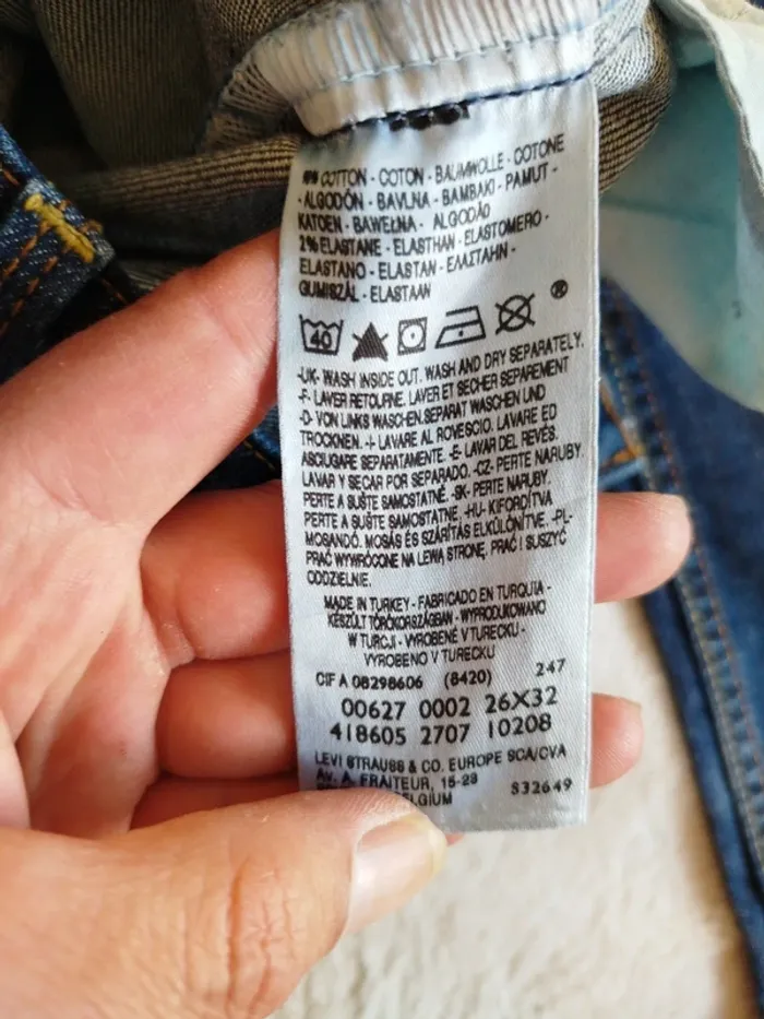 Jean femme Levi's 627 taille W26 L32 - photo numéro 6
