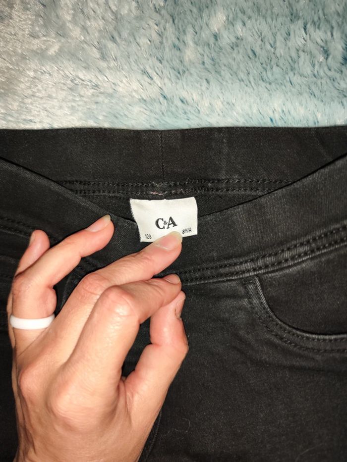 Jeans 8 ans comme neuf - photo numéro 2