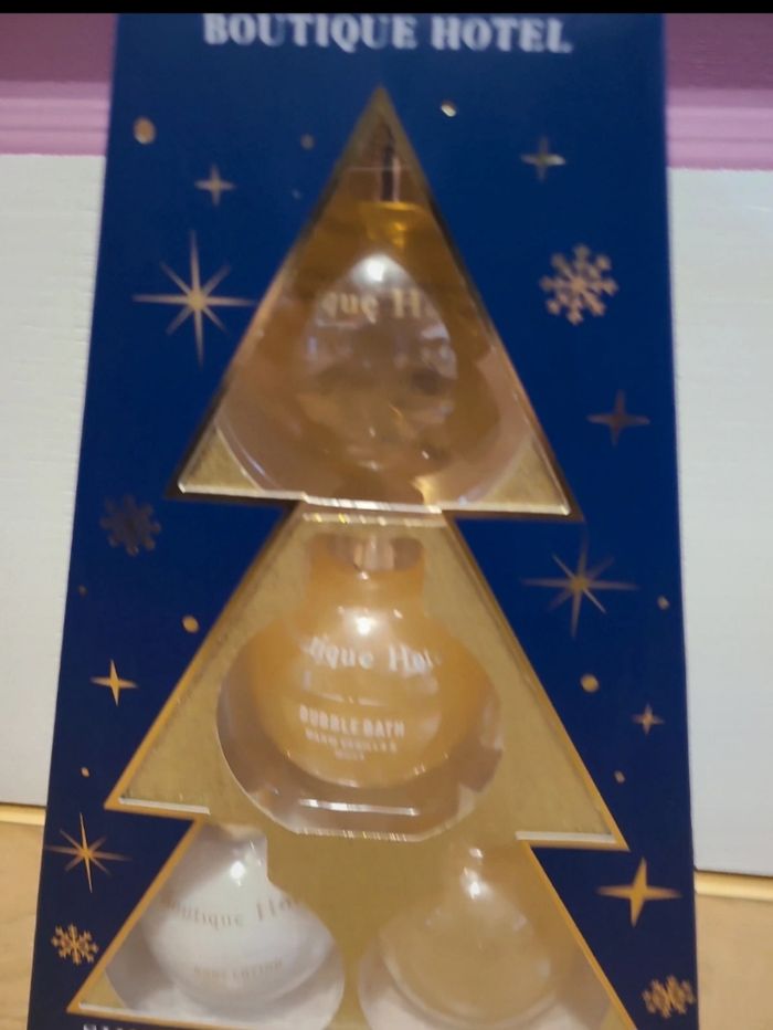 Super coffret beauté boule de Noël neuf - photo numéro 2