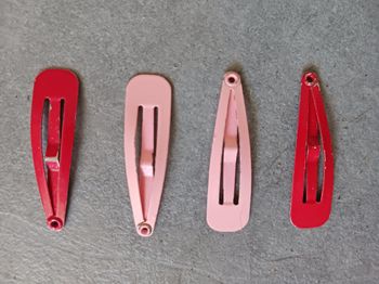 barrettes pinces 2 rouge et 2 rose