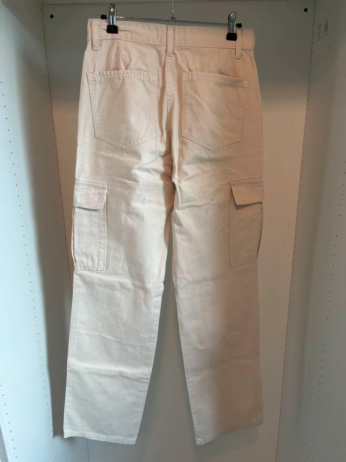 Cargo beige clair Stradivarius Taille 38 - photo numéro 3