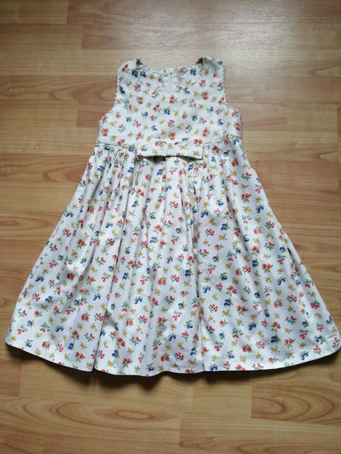 Robe 6/10 ans faite par une couturière
