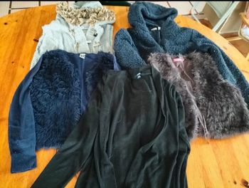 Lot de 20 vêtements 10 ans