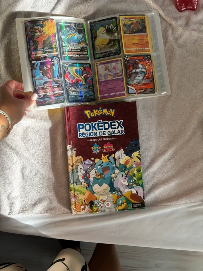 Livre Pokémon région de galar + 86 cartes