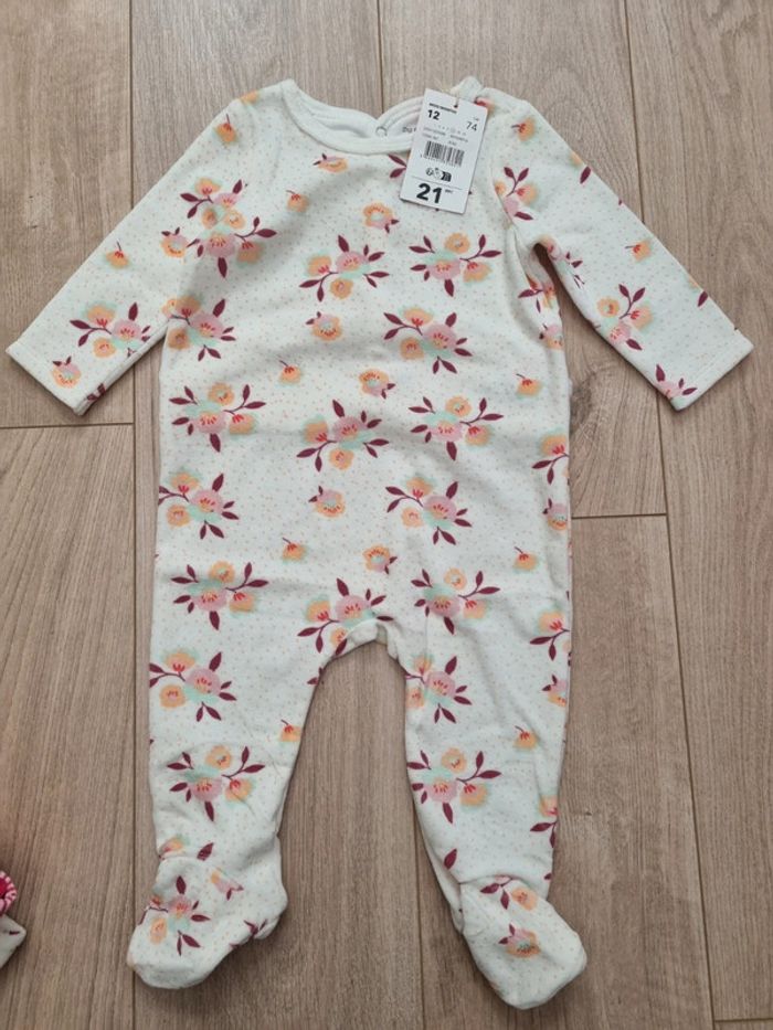5 pyjamas 1 pièce 12 mois - photo numéro 2