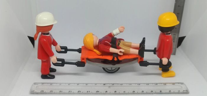 Secouristes de montagne avec brancard et blessée playmobil - photo numéro 3